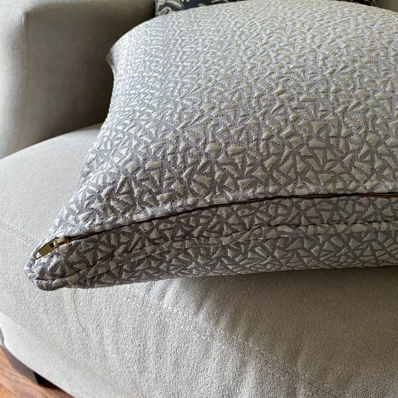 (Set of x2) Light Embroidered Patterned Oversized 20" Inches Sq - Accent - Picture 6 of 11